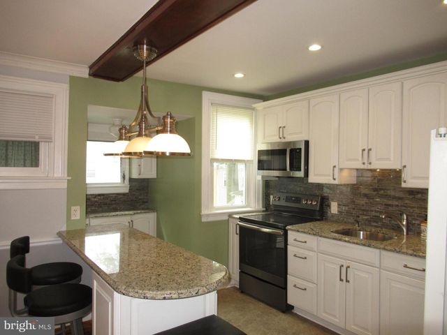 3832 CREST RD, Drexel Hill, PA 19026