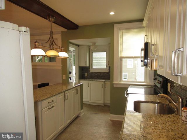 3832 CREST RD, Drexel Hill, PA 19026