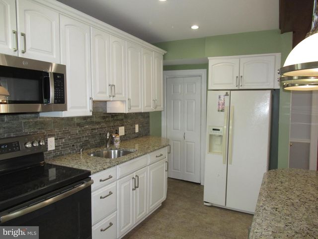 3832 CREST RD, Drexel Hill, PA 19026