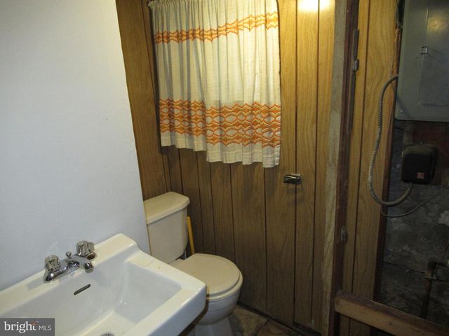 3832 CREST RD, Drexel Hill, PA 19026
