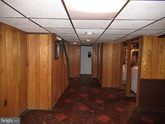 3832 CREST RD, Drexel Hill, PA 19026