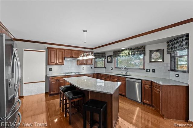 10288 Brunswick Drive, South Lyon, MI 48178