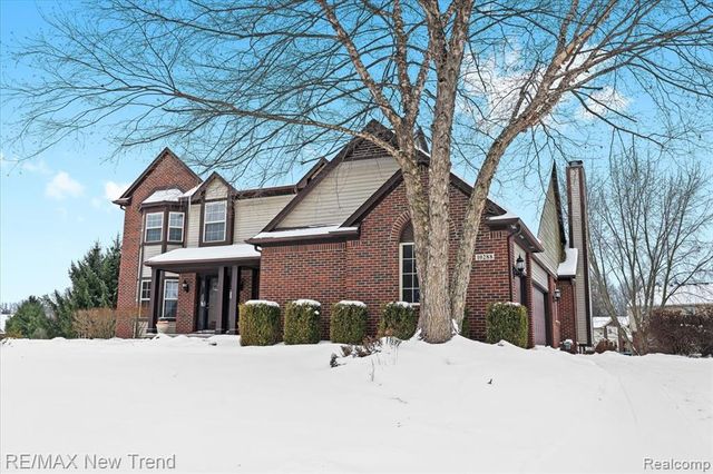 10288 Brunswick Drive, South Lyon, MI 48178
