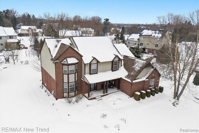 10288 Brunswick Drive, South Lyon, MI 48178