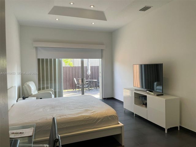 10933 NW 73 TE, Doral, FL 33178