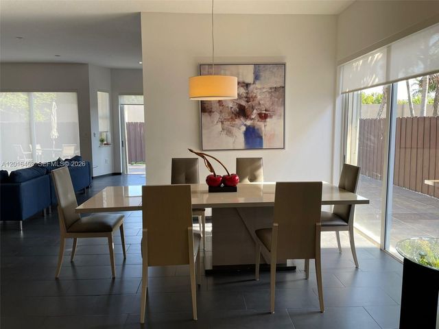10933 NW 73 TE, Doral, FL 33178