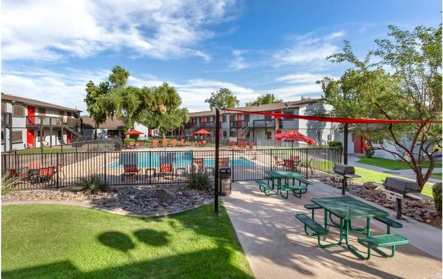 2025 W Indian School Road St, Phoenix, AZ 85015