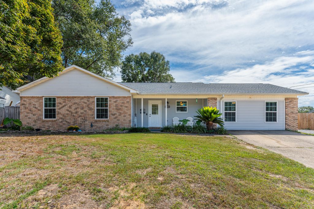 3010 Windsor Circle, Crestview, FL 32539
