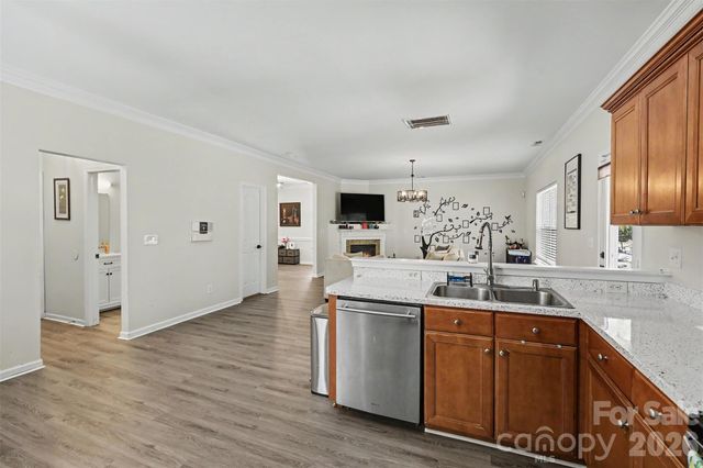 6908 Centerline Drive, Charlotte, NC 28278