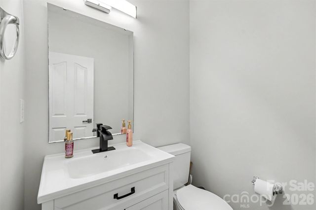 6908 Centerline Drive, Charlotte, NC 28278