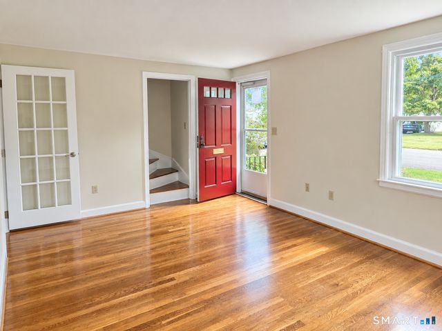 21 Monroe Street, North Haven, CT 06473