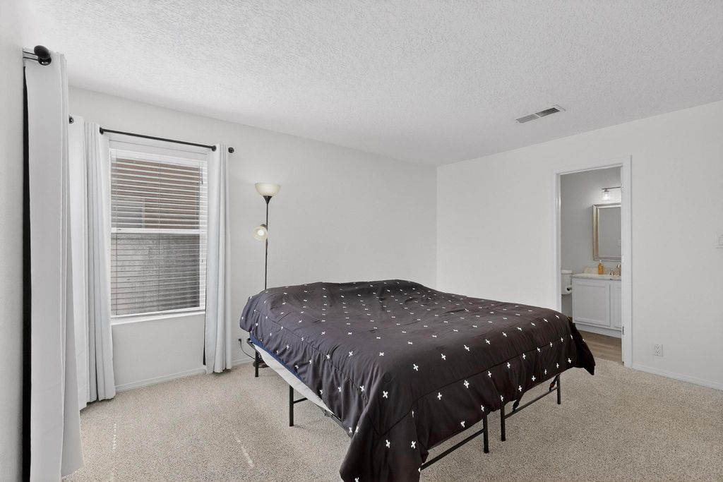 Image 16 of property listing at 1328 Blossom Wood Place NW, Albuquerque, NM 87120