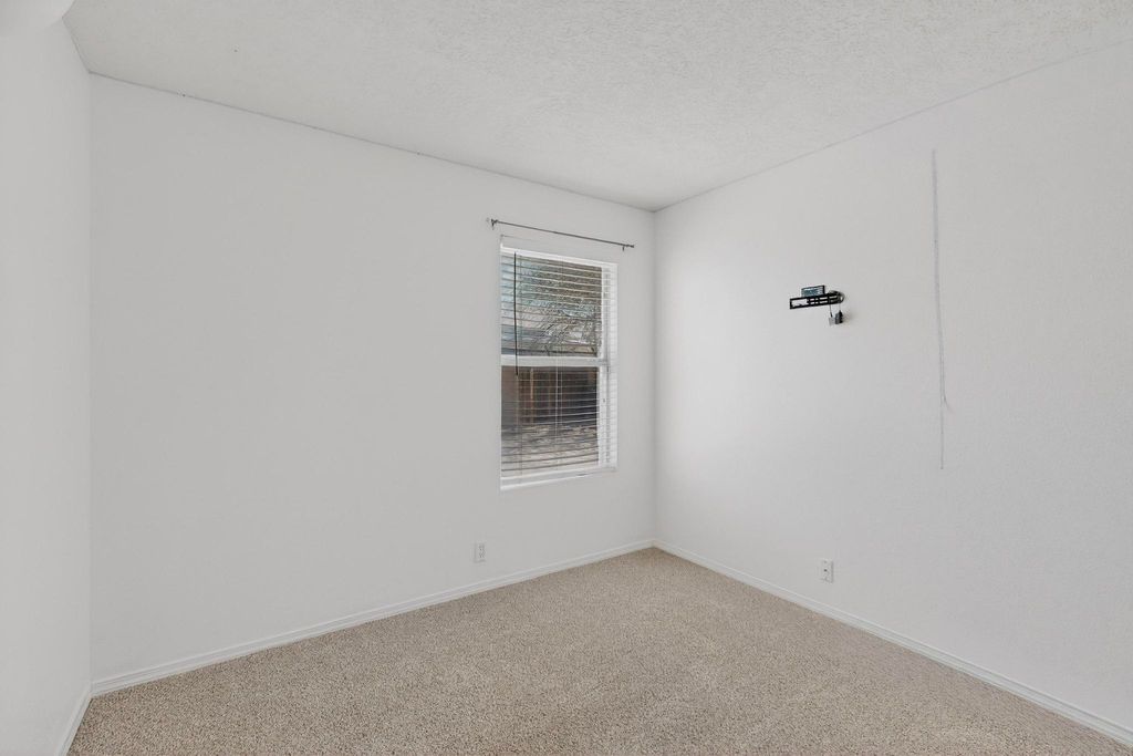 Image 22 of property listing at 1328 Blossom Wood Place NW, Albuquerque, NM 87120