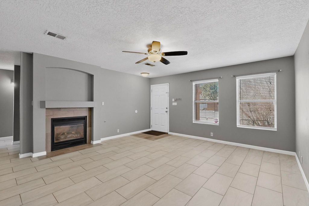 Image 6 of property listing at 1328 Blossom Wood Place NW, Albuquerque, NM 87120