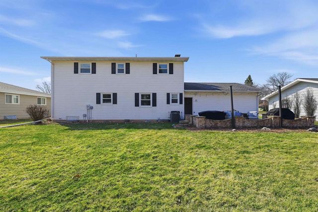 1035 MEADOW LANE, Fond Du Lac, WI 54935