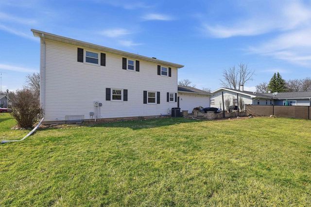 1035 MEADOW LANE, Fond Du Lac, WI 54935