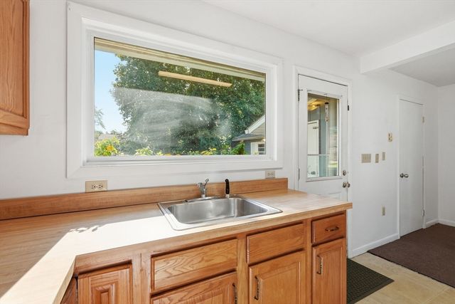 28 Westwood Terrace, Northampton, MA 01062