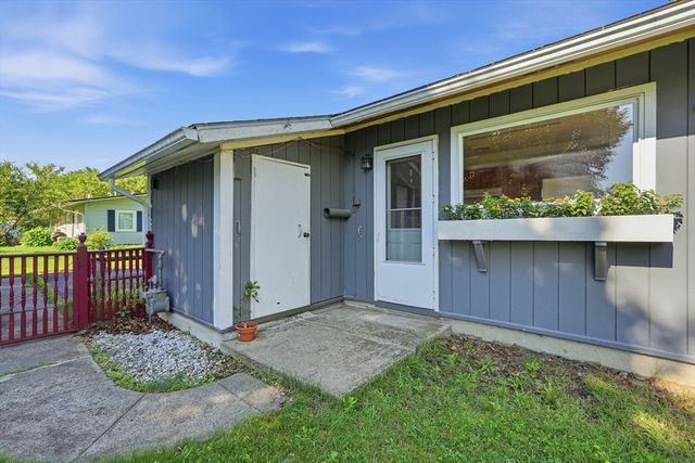 28 Westwood Terrace, Northampton, MA 01062