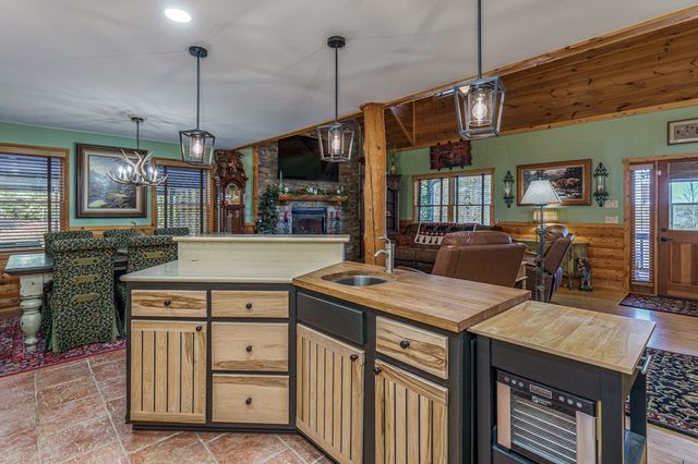 126 River Top View, Murphy, NC 28906