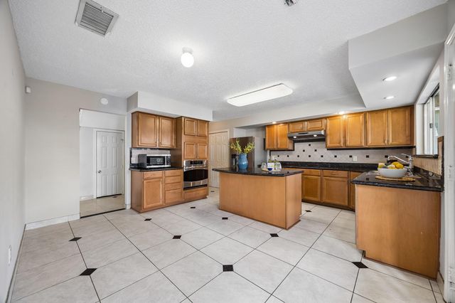 6415 Via Espana Drive, Houston, TX 77083