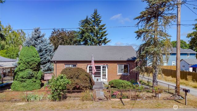303 3rd Street NE, Yelm, WA 98597