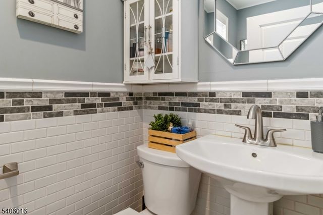 12 Winding Way, West Orange Twp., NJ 07052