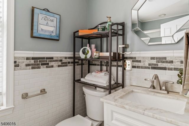 12 Winding Way, West Orange Twp., NJ 07052