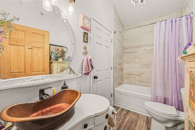 219 S Portage Road, Jackson, MI 49201