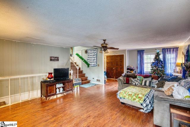 135 Garrett Road, Cowpens, SC 29330