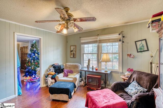 135 Garrett Road, Cowpens, SC 29330