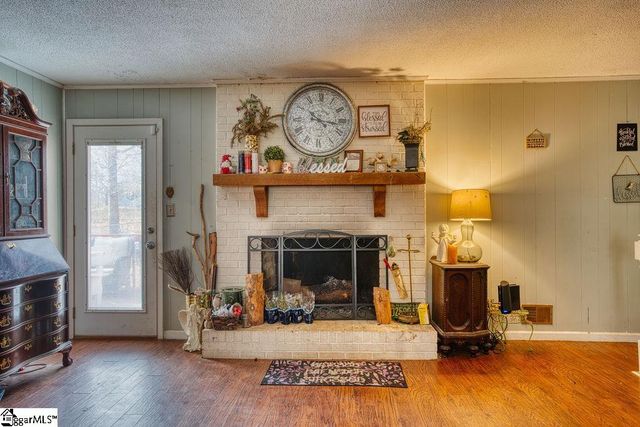 135 Garrett Road, Cowpens, SC 29330