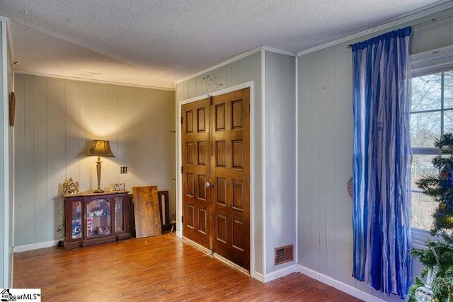 135 Garrett Road, Cowpens, SC 29330