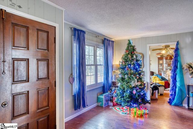 135 Garrett Road, Cowpens, SC 29330