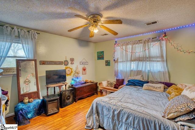 135 Garrett Road, Cowpens, SC 29330