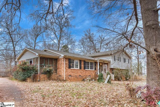 135 Garrett Road, Cowpens, SC 29330