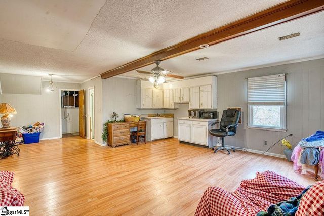 135 Garrett Road, Cowpens, SC 29330