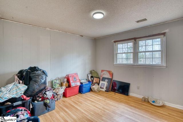 135 Garrett Road, Cowpens, SC 29330