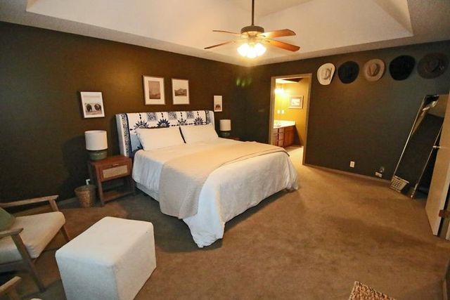 3906 N Rushwood Ct, Wichita, KS 67226