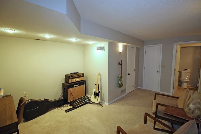 3906 N Rushwood Ct, Wichita, KS 67226