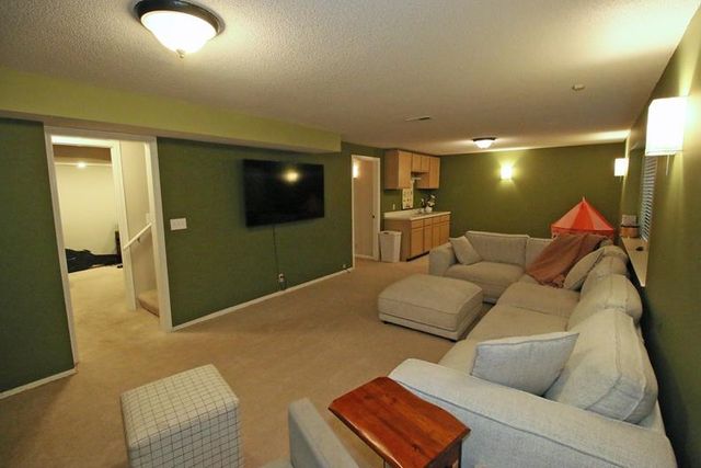 3906 N Rushwood Ct, Wichita, KS 67226