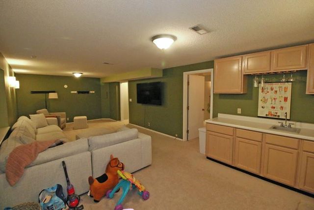 3906 N Rushwood Ct, Wichita, KS 67226