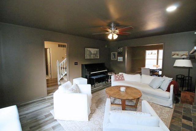 3906 N Rushwood Ct, Wichita, KS 67226