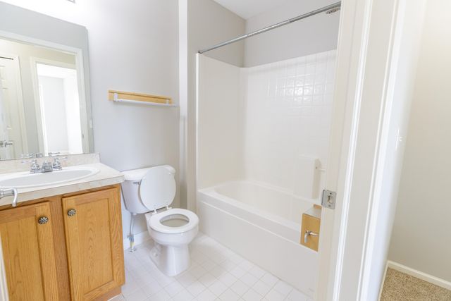 3057 Barclay Way, Ann Arbor, MI 48105