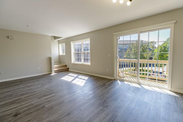 3057 Barclay Way, Ann Arbor, MI 48105