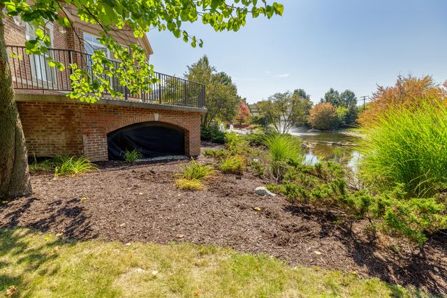 3057 Barclay Way, Ann Arbor, MI 48105