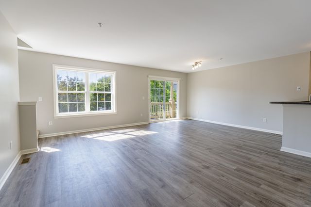 3057 Barclay Way, Ann Arbor, MI 48105