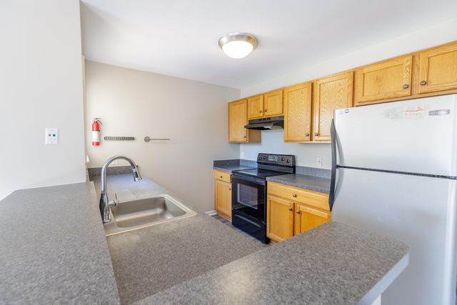 3057 Barclay Way, Ann Arbor, MI 48105