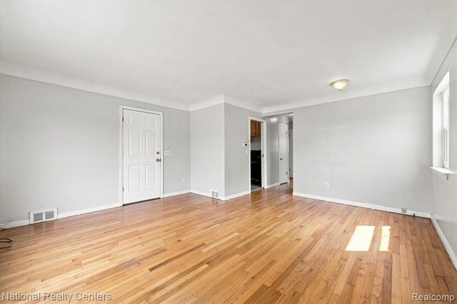 26280 Pinehurst Street, Roseville, MI 48066