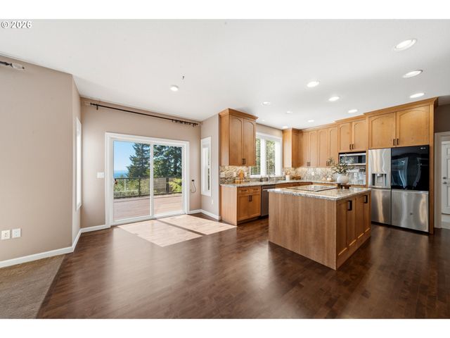9100 Ne LIVINGSTON MOUNTAIN Ct, Camas, WA 98607