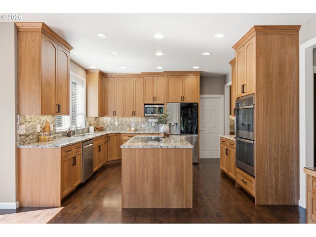 9100 Ne LIVINGSTON MOUNTAIN Ct, Camas, WA 98607